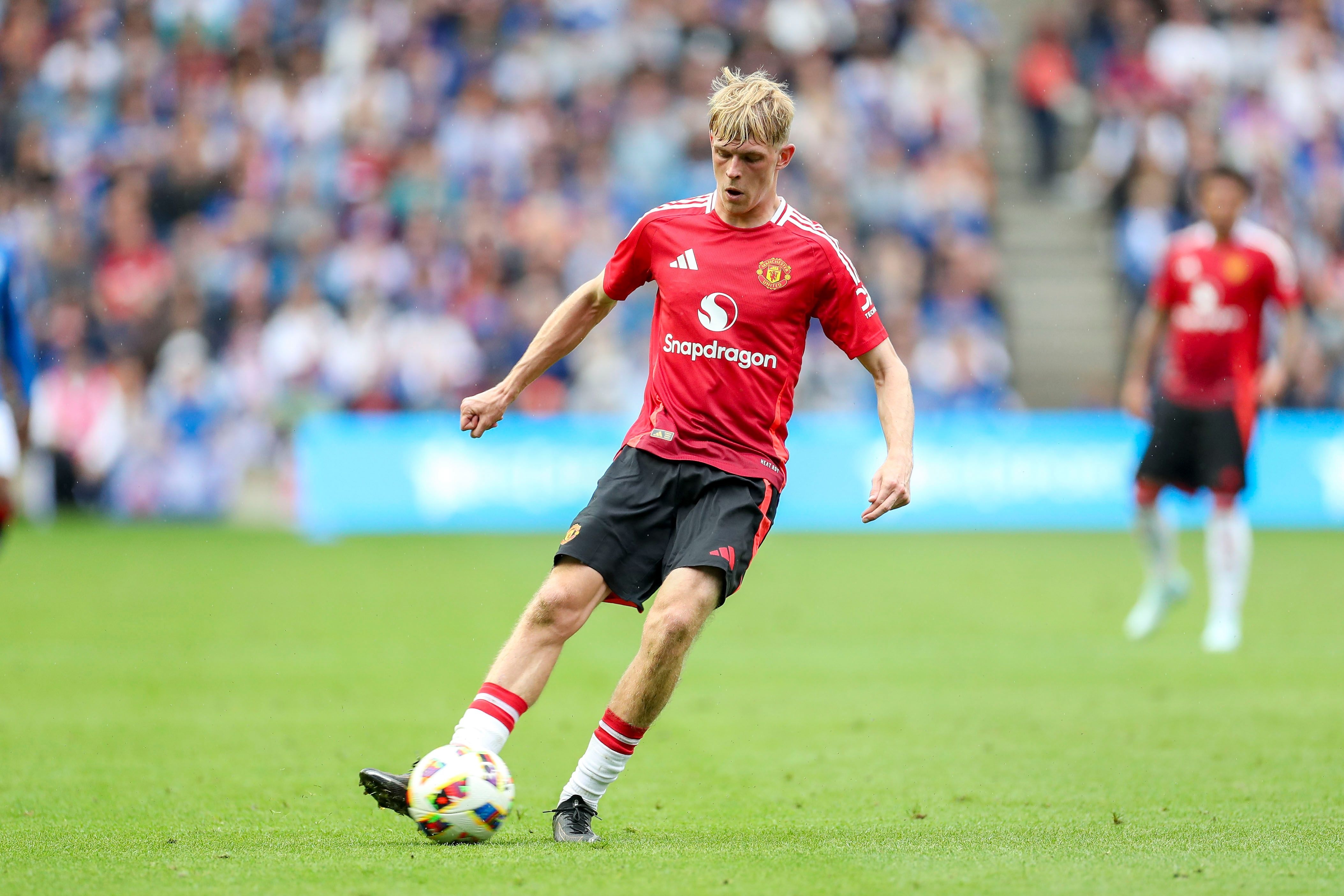 记者：曼联小将科利尔即将租借加盟赫尔城，两家俱乐部已经谈妥