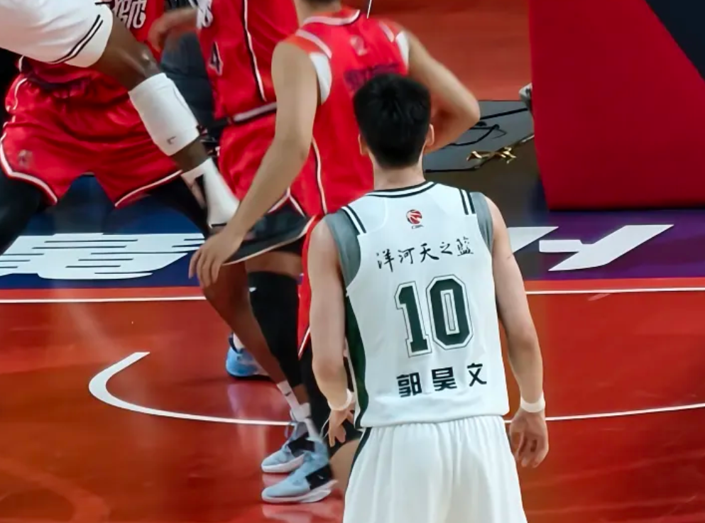 BOYU体育APP下载-郭昊文是真带不动同曦！连突带投轰30分，全场扛着前进，队友太菜