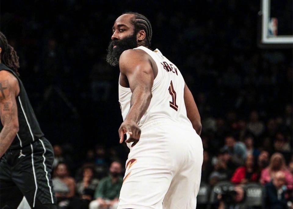 BOYU体育APP下载-轰22+9+8破纪录，哈登复出骑士赢球！奇兵3断5帽证3方交易押对宝